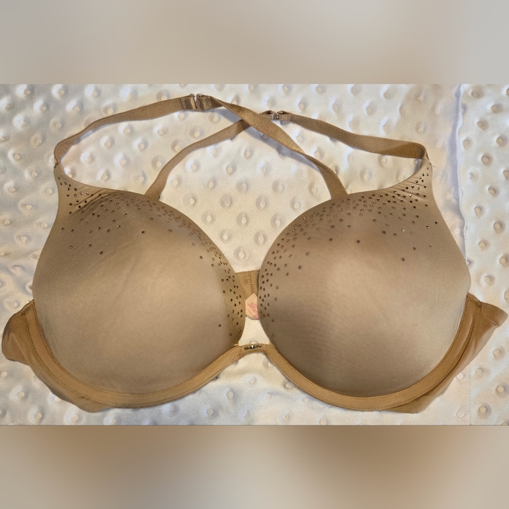 Victoria's Secret Tan Smooth‎ T-Shirt Bra with Sparkle Accent
